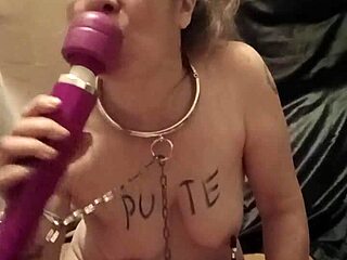 evropska roba savijena za udarce muškog domina i poniženje igračkama u home made sesiji