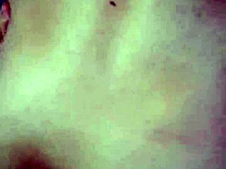 Passionate Amateur Sex With Young Babe's Pussy