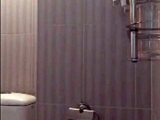 ha yen, are you fucking that vip customer in the bathroom?