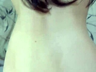 Passionate Amateur Sex With Young Babe's Pussy