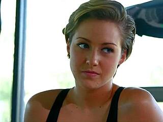 人妻が友達連れ込んでエロ遊び