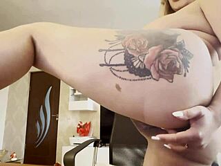 Naked big tits blonde pussy and ass masturbate