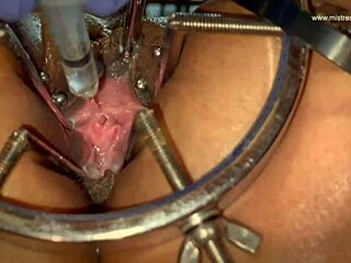 도미나트릭스 미스트리스 에이프릴, 로지의 오줌 변기 훈련 준비됐어?