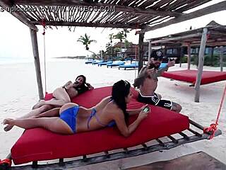 my wife found those whatsapp messages on my phone