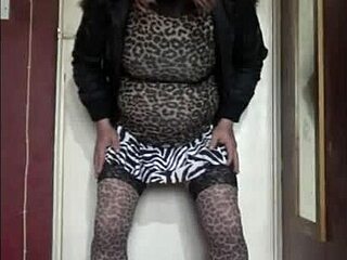 bisexual crossdresser mark shows off in stockings and heels 😍 homemade fun