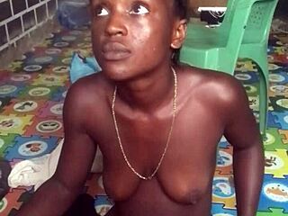 Twerking naked then fucking big dildo in ass and pussy!