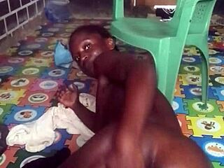 Twerking naked then fucking big dildo in ass and pussy!