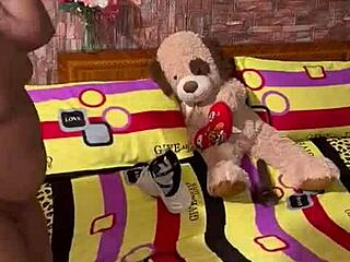 on a quiet sunday, sundaydogood614 shares her latest update with shaved pussy play in a lesbian vibe