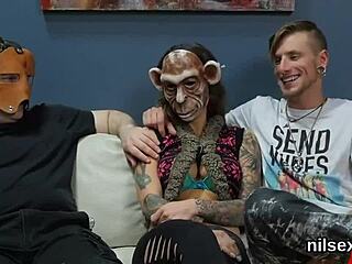 omg this nasty cutie gets wild in the butt hole nuthouse for some hardcore therapy 😈🍑