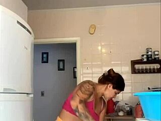 Husband Catches Wife Flashing Big Pussy on Balcony!