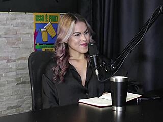 Jó Fiz Várias Ménage A Personalidade Lhe Atrai Estranhou Porque Não Estava Sendo Comida Disse Como Começou - Vicky Ménage Sheer Red