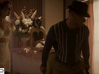 Smokin blonde gets tight pussy pounded in 50s style