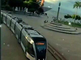 Bastidores De Cu Sendo Rasgado