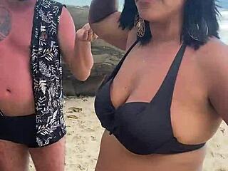 Hei, me olemme karvapillut, heiluttelemme ja paukutamme kovasti villillä rannalla