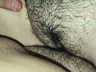 Καυτό γαμήσι στο σαλόνι με την κουνιάδα μου