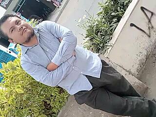 Sexy peruviansk universitaria plukker fremmed op på gaden. Vil du kneppe min store røv? Fuldt anal med cumshot