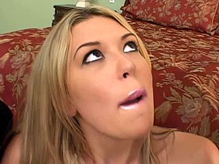 Tiffany Rayne sejtelmes jelenetben