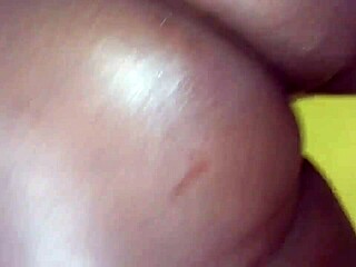 Culeando a la morenita con creampie ebony