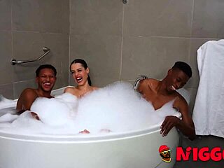 Briseida Myers 18+ miluje prvý medzirasový dvojitý prienik s análom v trojke