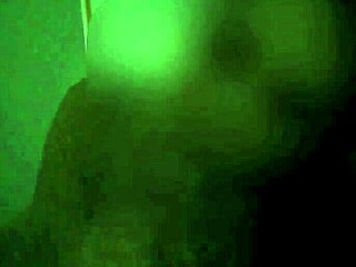 cette chienne suce en se réveillant 😘