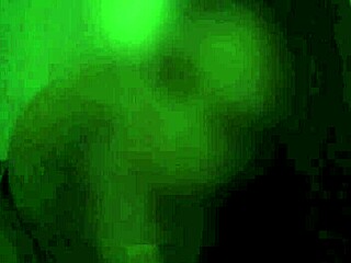 cette chienne suce en se réveillant 😘