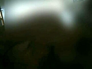 cette chienne suce en se réveillant 😘