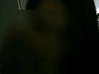 cette chienne suce en se réveillant 😘