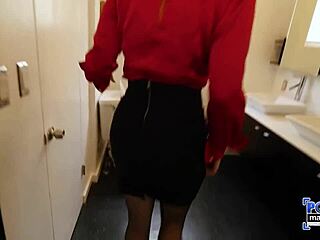 Lauren phillips rides with bouncy tits 😍