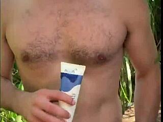 I Sucked a Stranger Jerking Off on the Trail - Free