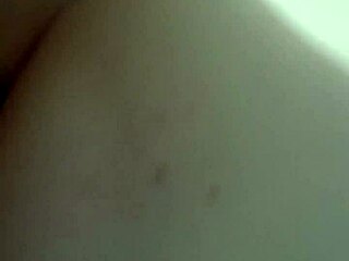 Amateur Couple Shares Delicious Treat