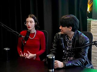 Curtia Exhibits Herself Young During Pandemic