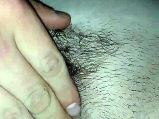 cameltoe massage with my wife 😈