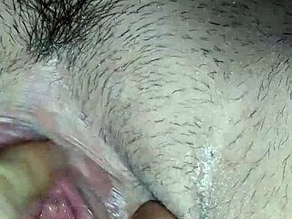 cameltoe massage with my wife 😈