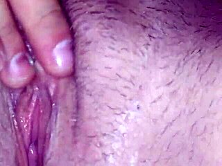 cameltoe massage with my wife 😈