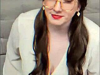 Boss Gives Cum On Face In Office