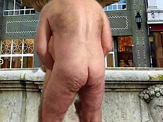 Hot guitar lesson turns into muff diving and teasing