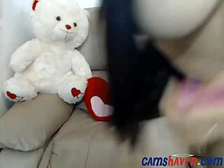Look at these boobies on webcam, yay!