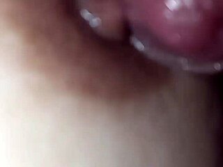 capezzolo pieno di saliva e cappella in wet oral play 😋