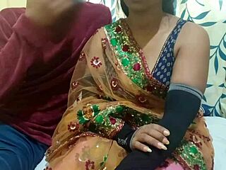 देसी इंडियन सेक्सी वाईफ कि डाॅगी स्टाईल चुदाई