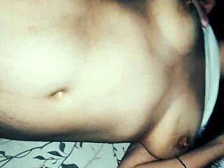 does the mature milf love huge anal?