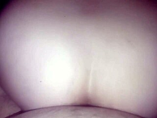 Masturbate While She Moves Her Rich Nalgas