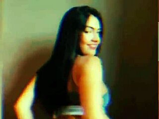 You like this slut twerking to funk music?