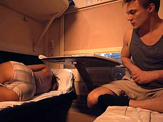 やっと友達の美人ママ18+を電車でクイックドッグでヤったぜ