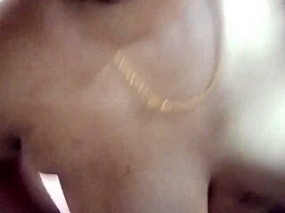 I love watching this hot beautiful fitness girl touch her cute pussy while masturbating