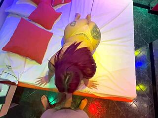 hey, i'm heading to a motel with my boyfriend and begging him to destroy my ass 🍑