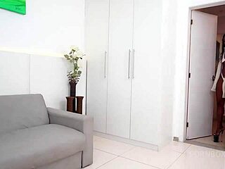 jasminy villar's first time pee prolapse