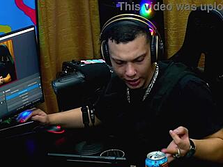 Martina Oliveira appears naked in her only Xvideos video from the podcast Púpum no Barraco in 4K, tempting with her natural tits and dirty talk during the outdoor interview