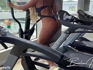 Meu Corno Hints at Couple's Intimate Ass Play