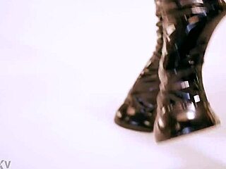 Expert in a single specialized skill set.