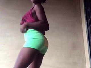 crazybitch loves to twerk her sexy big ass wherever she is